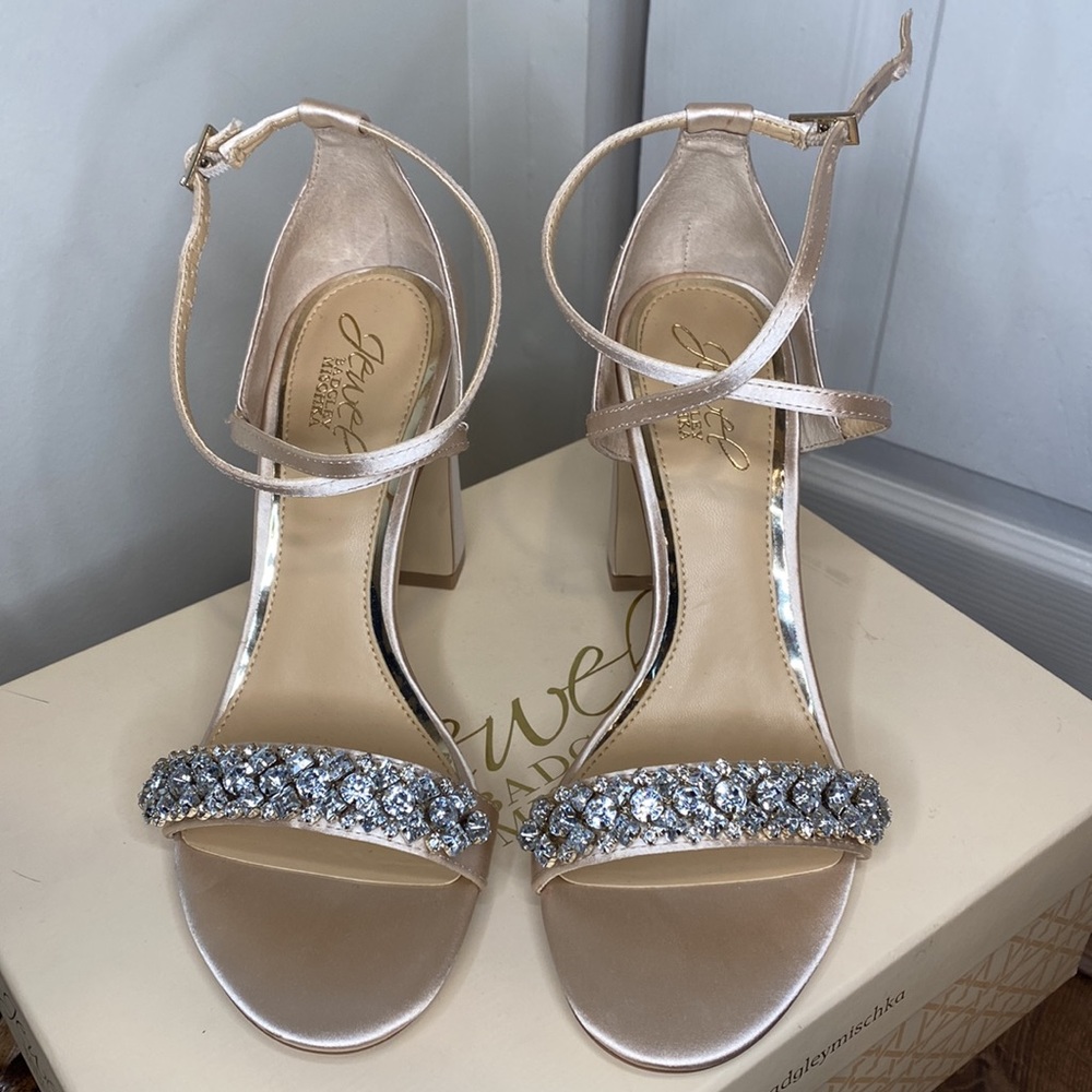 Badgley Mischka jewel heels - Picture 2 of 7